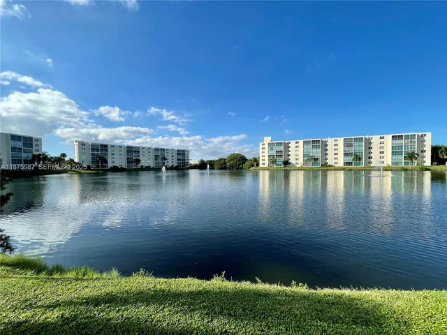 2-bedroom rental at 131 SE 3rd Avenue #305, Dania Beach