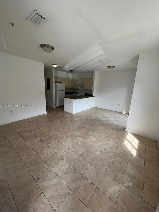 2-bedroom rental at 211 W 79th Place #302, Hialeah