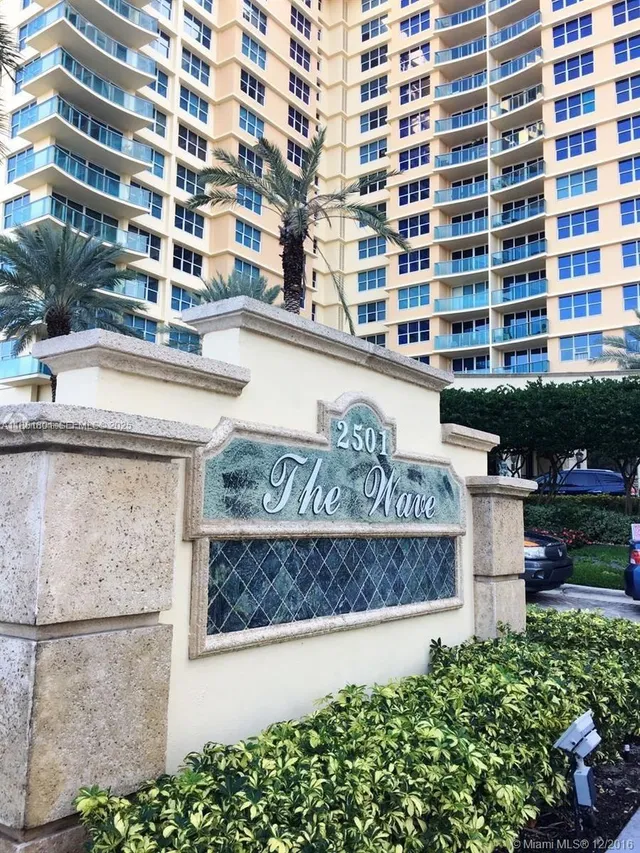 2-bedroom rental at 2501 S Ocean Drive #336, Hollywood