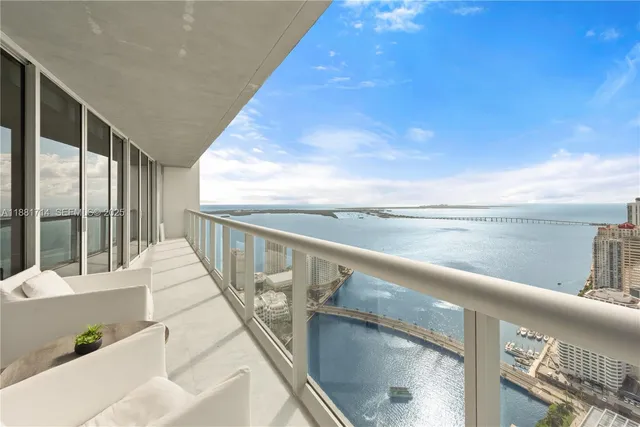 2-bedroom rental at 495 Brickell Avenue #5003, Miami