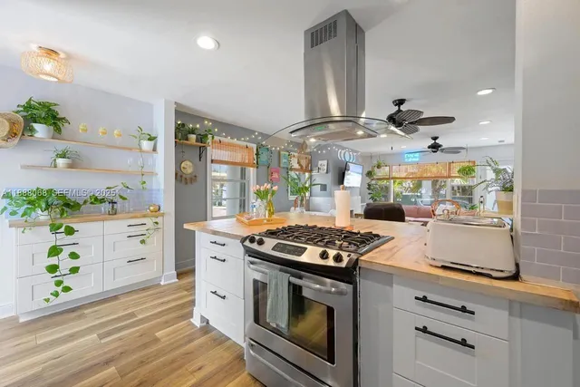 2-bedroom rental at 314 New Hampshire Street #23, Hollywood
