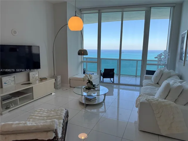3-bedroom rental at 15901 Collins Avenue #3907, Sunny Isles Beach