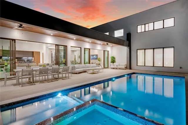 9-bedroom rental at 2110 NE 197th Terrace, Miami