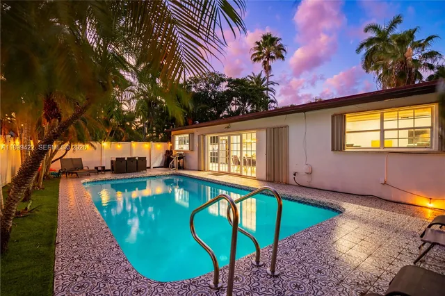 5-bedroom rental at 1244 Garfield Street, Hollywood