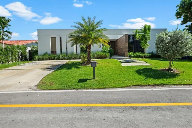 4-bedroom rental at 655 Layne Boulevard #0, Hallandale Beach