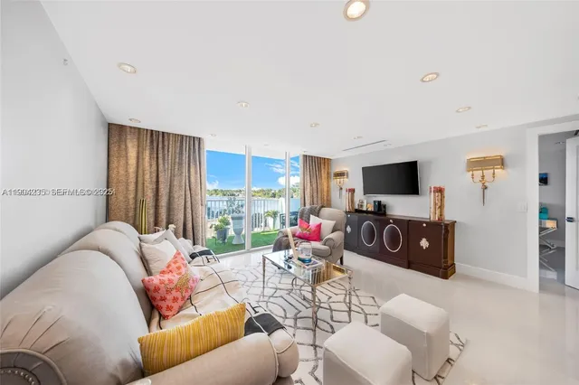 1-bedroom rental at 5838 Collins Avenue #2F, Miami Beach