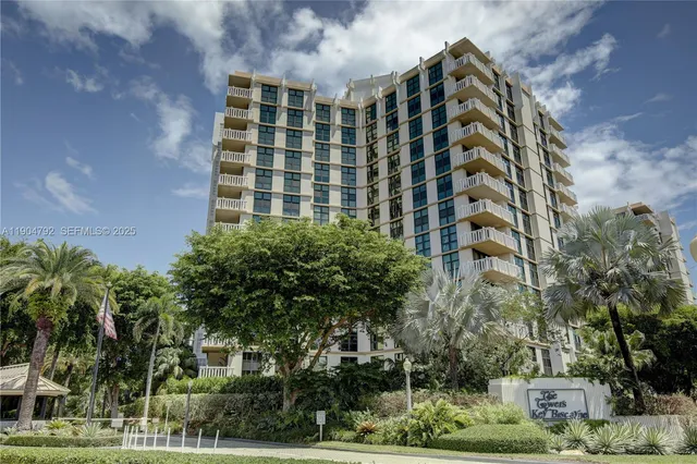3-bedroom rental at 1121 Crandon Boulevard #D608, Key Biscayne