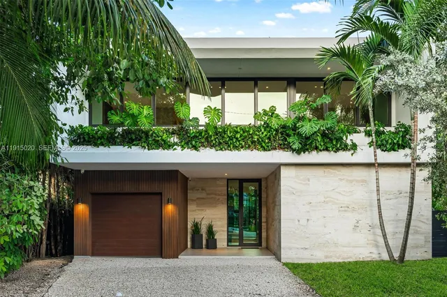 5-bedroom rental at 77 SW 18th Terrace #N/A, Miami