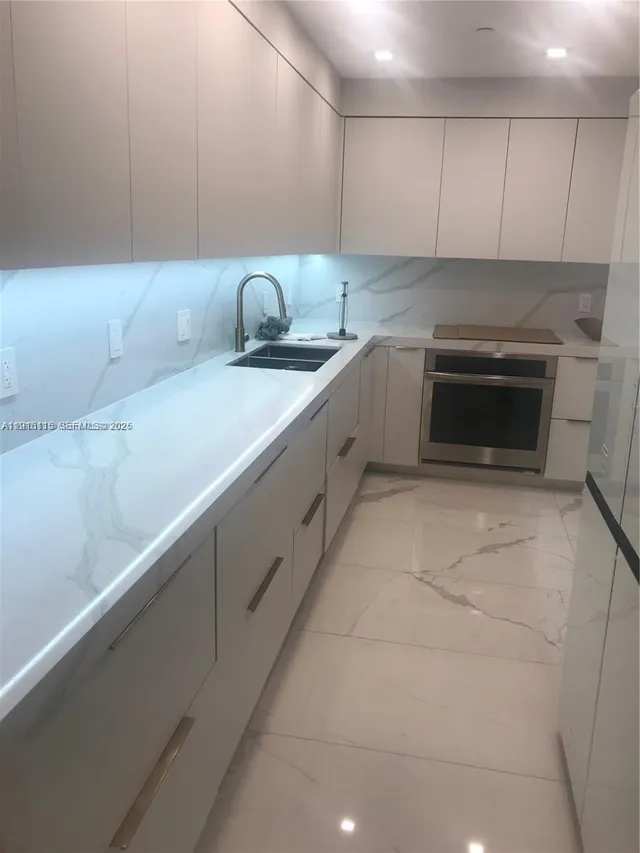 2-bedroom rental at 10185 Collins Avenue #516, Bal Harbour