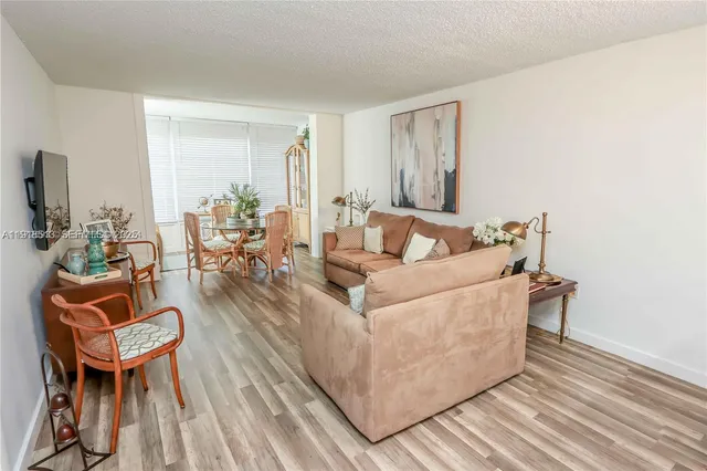 1-bedroom rental at 9150 Lime Bay Boulevard #212, Tamarac