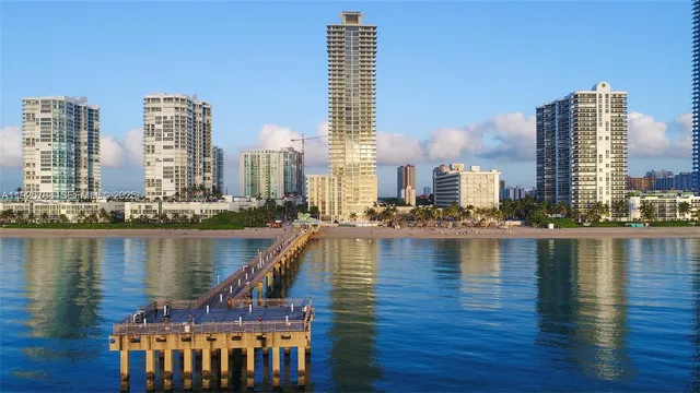 2-bedroom rental at 16699 Collins Avenue #2408, Sunny Isles Beach