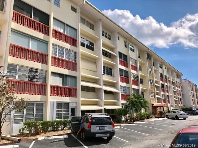 2-bedroom rental at 215 SE 3rd Avenue #407B, Hallandale Beach