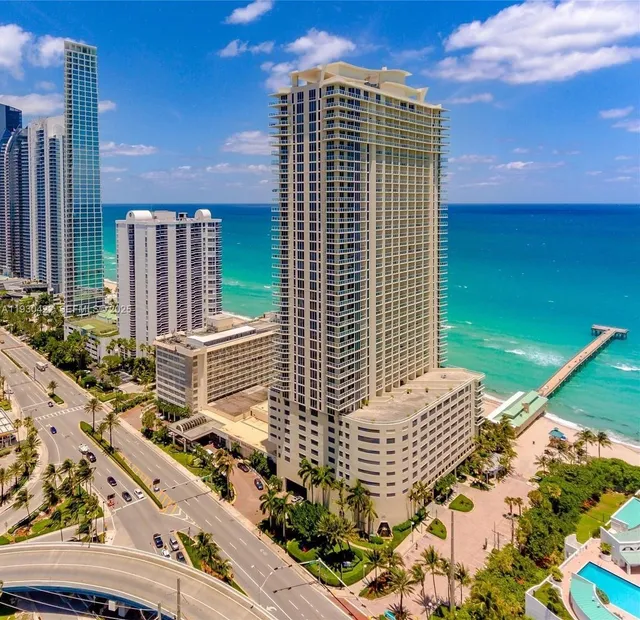 2-bedroom rental at 16699 Collins Avenue #2407, Sunny Isles Beach