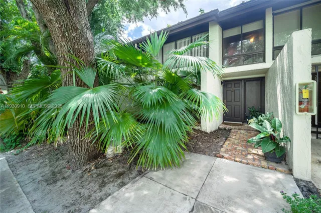 3-bedroom rental at 19212 NE 25th Avenue #283D, Miami