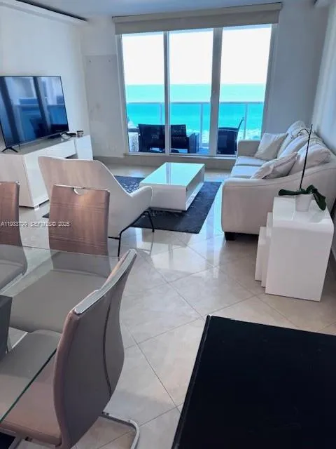 1-bedroom rental at 2301 Collins Avenue #1025, Miami Beach