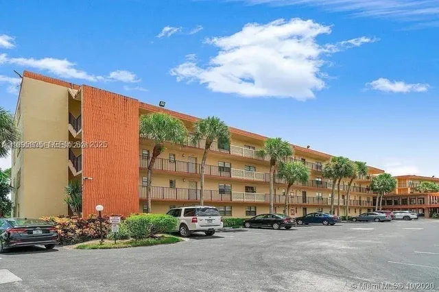 2-bedroom rental at 9440 SW 8th Street #402, Boca Raton