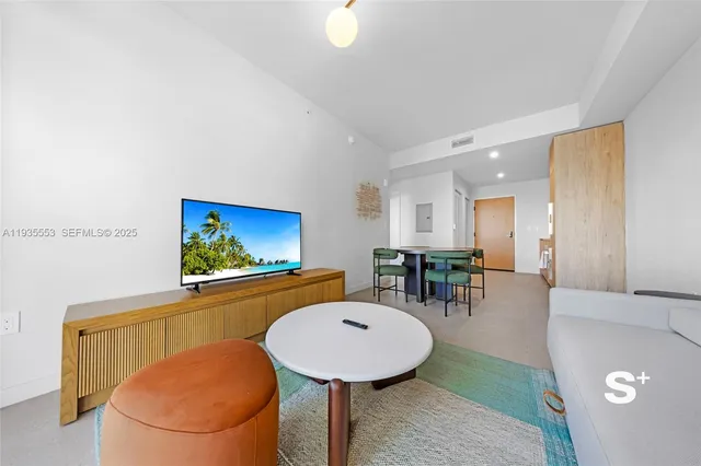 1-bedroom rental at 11 NE 6th Street #1910, Miami