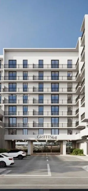 2-bedroom rental at 4465 SE Griffin Road #001, Hollywood