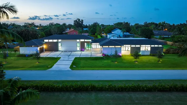 8-bedroom rental at 11911 NW 2nd Street, Plantation