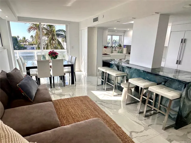 2-bedroom rental at 2457 Collins Avenue #408, Miami Beach