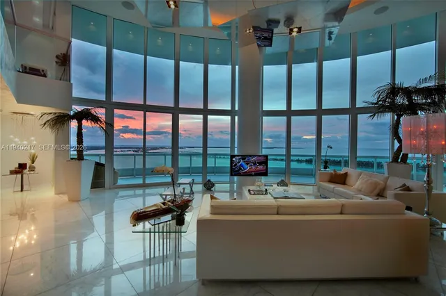4-bedroom rental at 1643 Brickell Avenue #2902, Miami