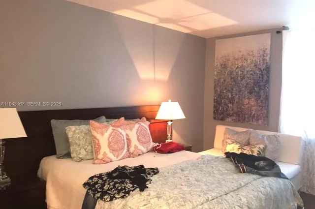 1-bedroom rental at 100 Lincoln Road #814, Miami Beach