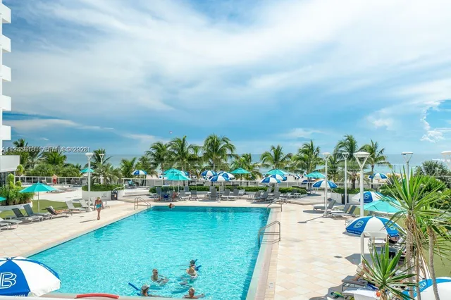 1-bedroom rental at 100 Lincoln Road #503, Miami Beach