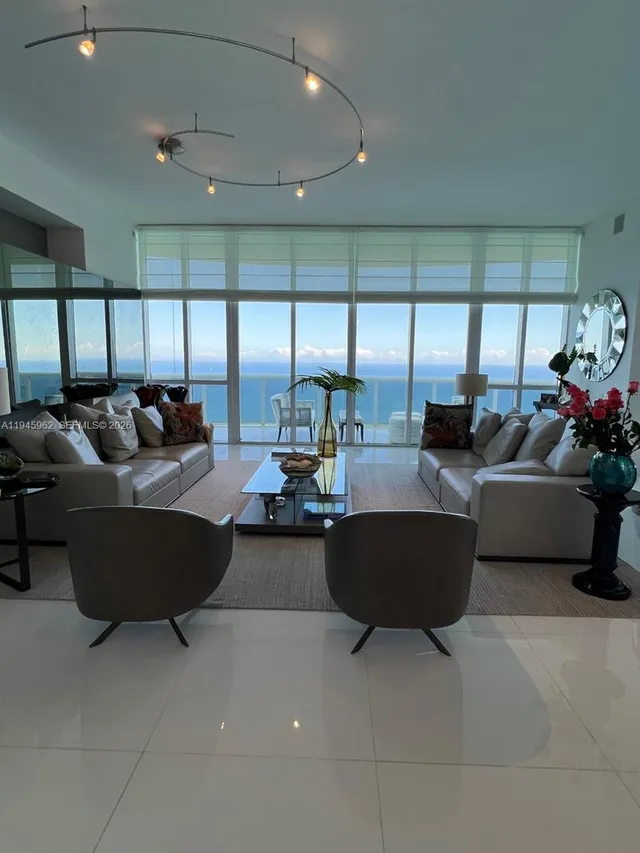3-bedroom rental at 15811 Collins Avenue #4101, Sunny Isles Beach