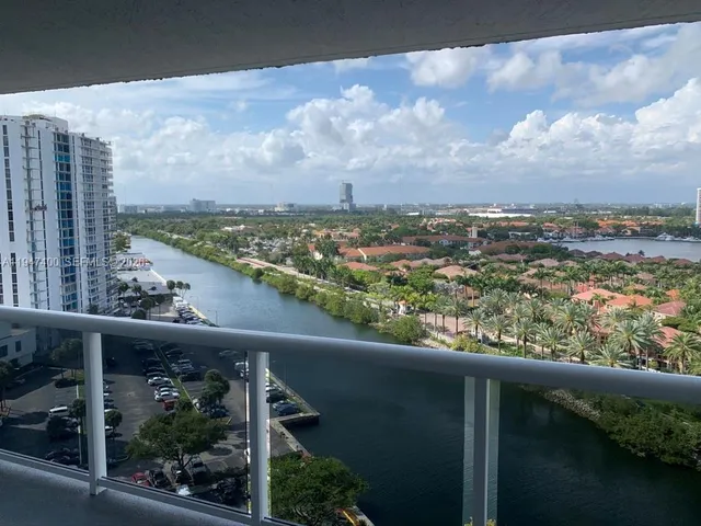2-bedroom rental at 20505 E Country Club Drive #1631, Aventura
