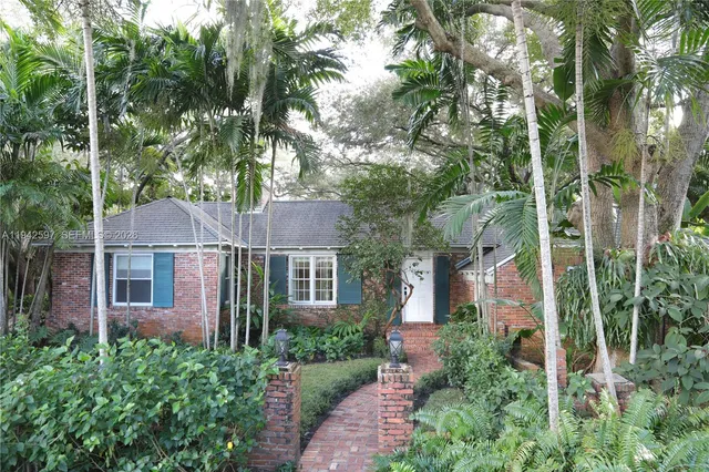 3-bedroom rental at 530 Melaleuca Lane, Miami