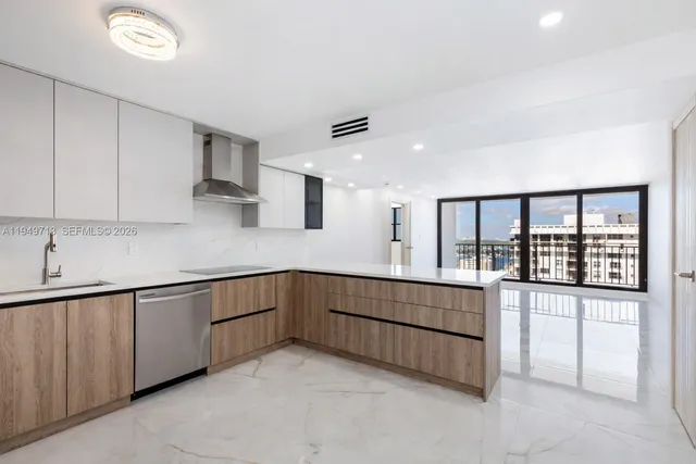 2-bedroom rental at 2401 S Ocean Drive #PH-A4, Hollywood