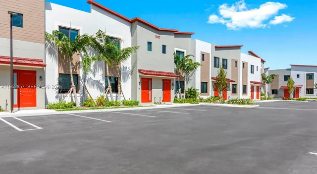 2-bedroom rental at 1001 NE 58th Street #B, Oakland Park