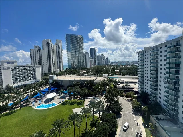 2-bedroom rental at 19370 Collins Avenue #1427, Sunny Isles Beach
