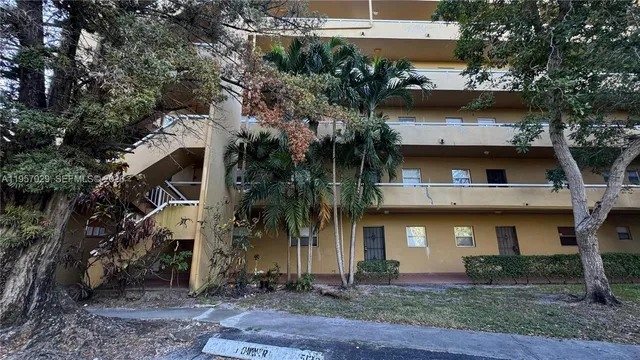 2-bedroom rental at 4111 Stirling Road #102, Dania Beach