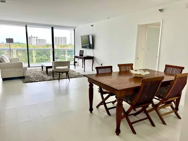 2-bedroom rental at 20515 E Country Club Drive #649, Aventura