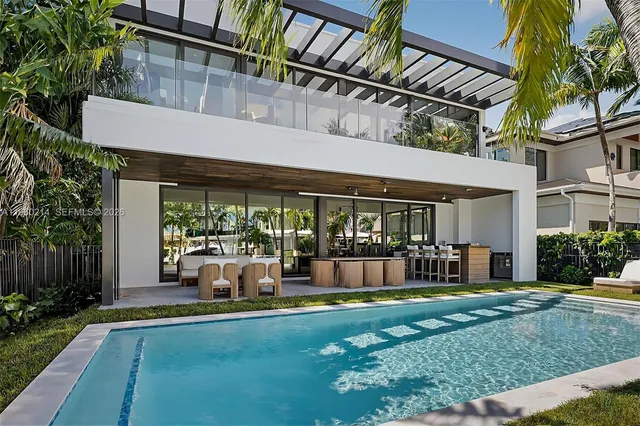 4-bedroom rental at 620 Solar Isle Drive, Fort Lauderdale
