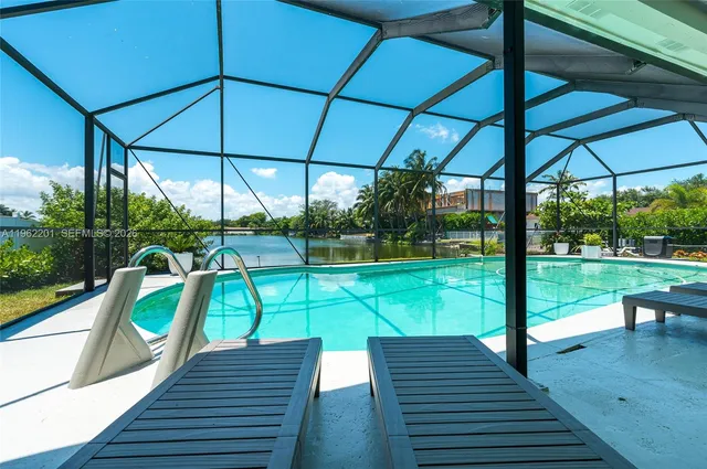 3-bedroom rental at 21320 NE 25th Court, Miami