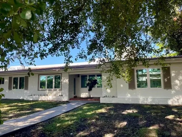 3-bedroom rental at 5352 Orduna Drive #0, Coral Gables