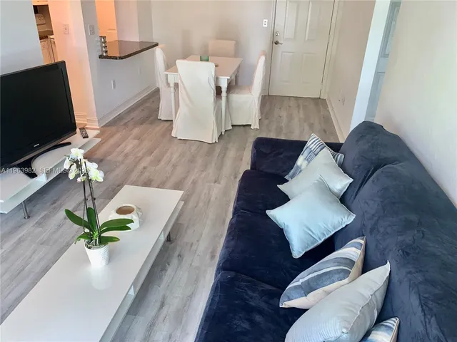 2-bedroom rental at 290 Sunrise Drive #304, Key Biscayne