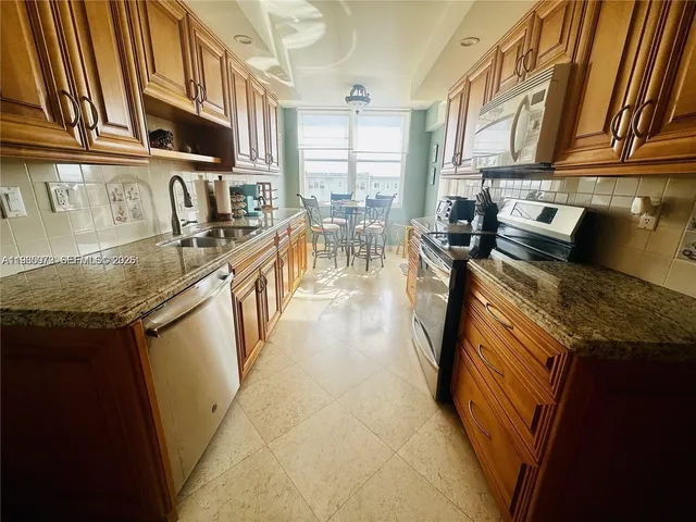 2-bedroom rental at 1501 S Ocean Drive #406, Hollywood