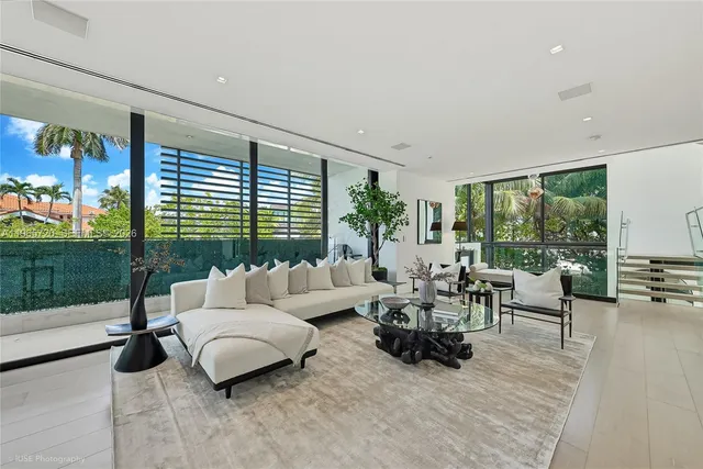 5-bedroom rental at 420 N Hibiscus Drive, Miami Beach