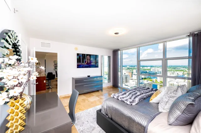 1-bedroom rental at 1830 S Ocean Drive #2907, Hallandale Beach
