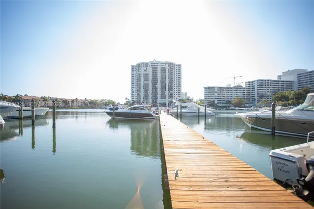 3-bedroom rental at 523 Leslie Drive, Hallandale Beach