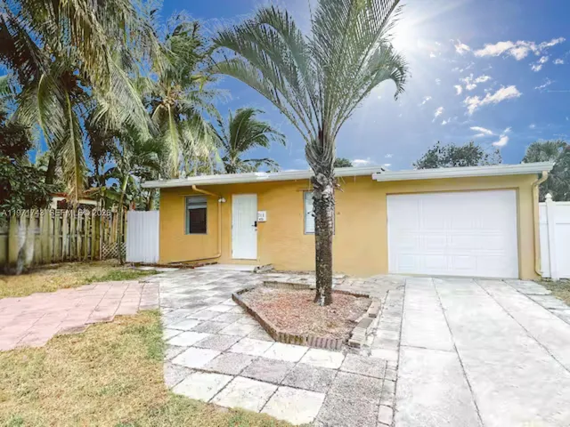 3-bedroom rental at 308 NE 8th Court #0, Pompano Beach