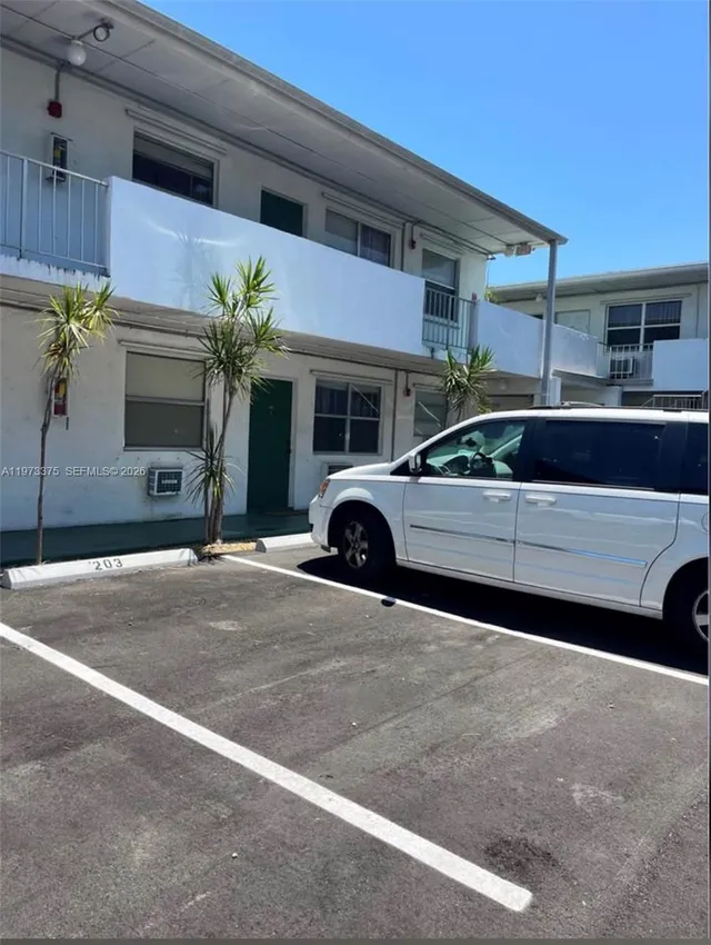 1-bedroom rental at 3211 SW 44th Street #117, Dania Beach