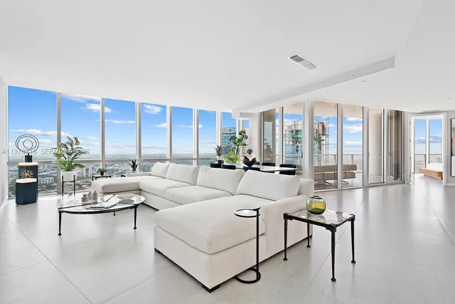 4-bedroom rental at 851 NE 1st Avenue #PH 5402, Miami