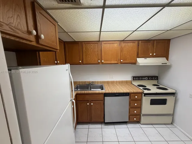 1-bedroom rental at 3720 Inverrary Drive #2K, Lauderhill