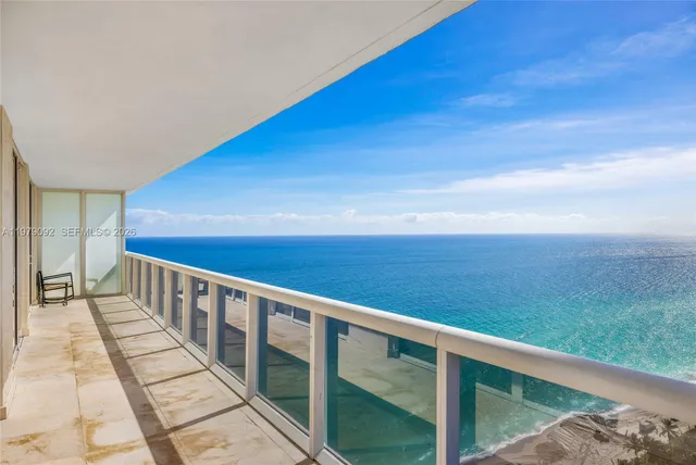 2-bedroom rental at 1830 S Ocean Drive #2806, Hallandale Beach