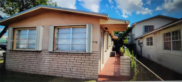 2-bedroom rental at 998 E 29th Street, Hialeah