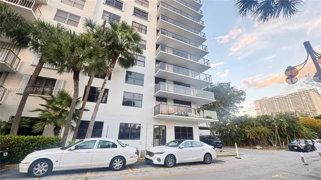 2-bedroom rental at 18151 NE 31st Court #707, Aventura
